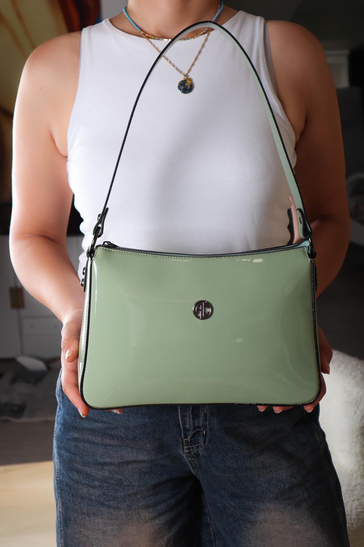 Dikdörtgen Rugan Baget Çanta MİNTÇANTA