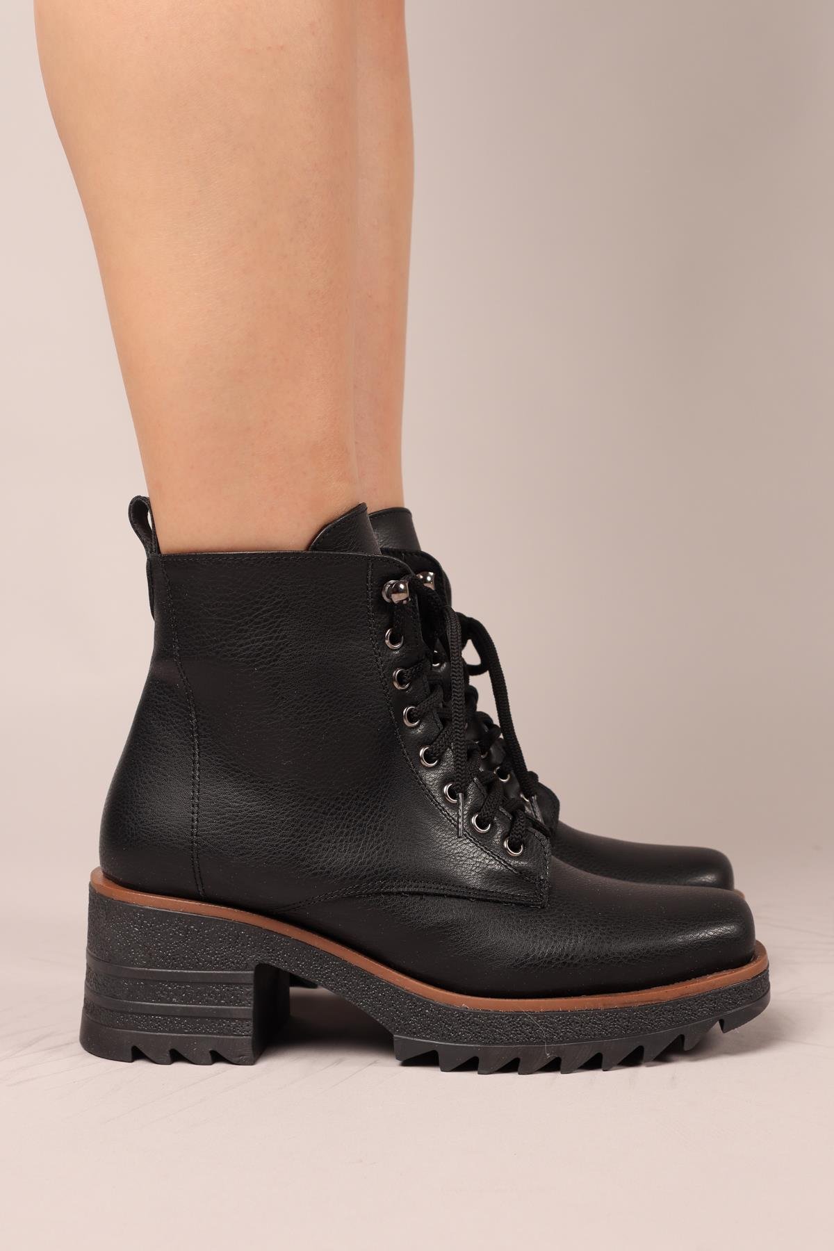 DORRA Kalın Topuklu Bağcıklı Bot SİYAHBOT