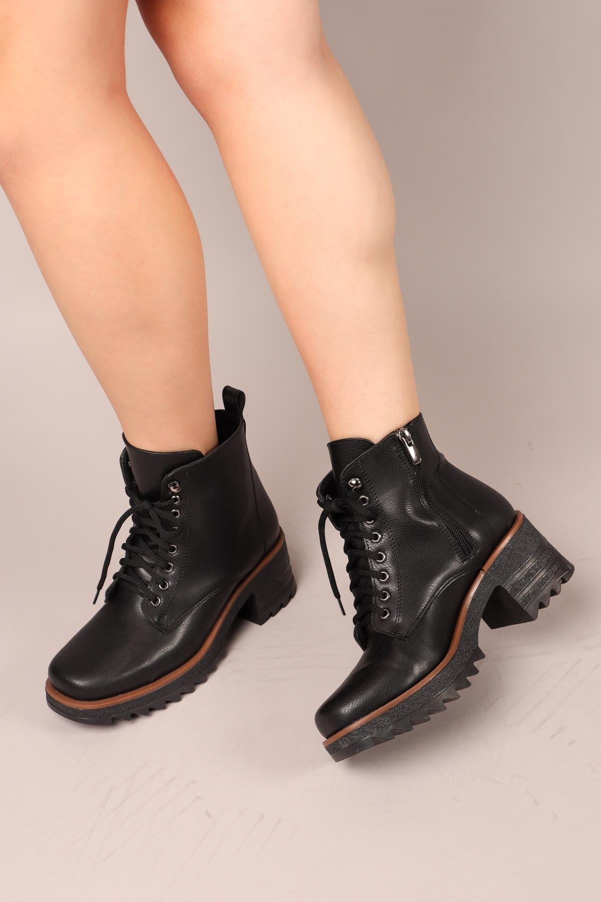 DORRA Kalın Topuklu Bağcıklı Bot SİYAHBOT