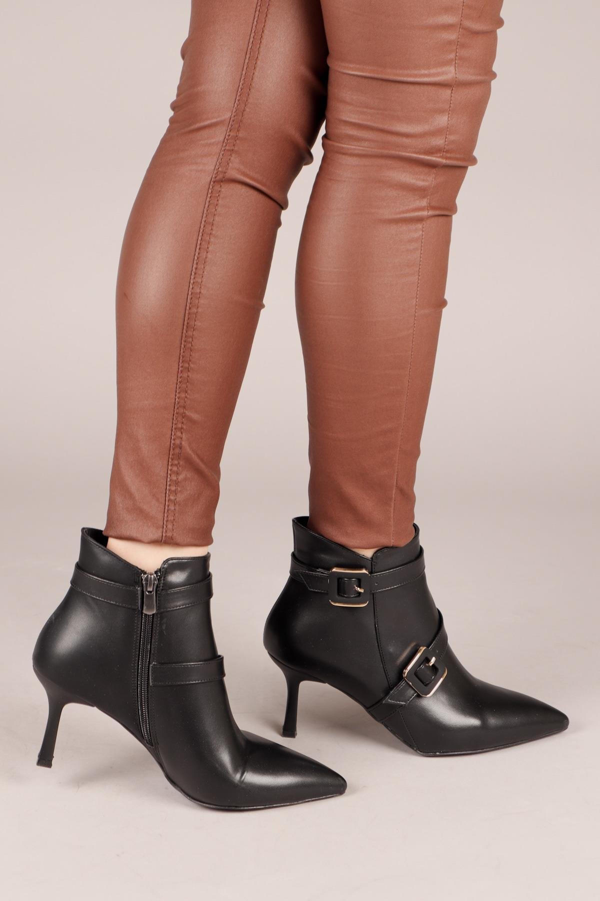 ERİKA Cilt Tokalı Topuklu Bot SİYAHBOT