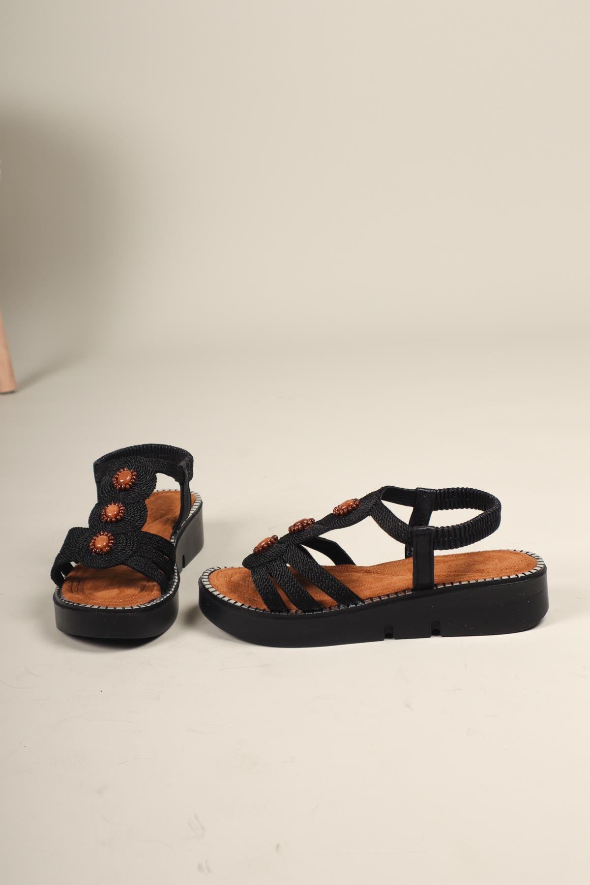 Esperanza Tahta Toka Detaylı Arkası Lastikli Sandalet SİYAHSANDALET