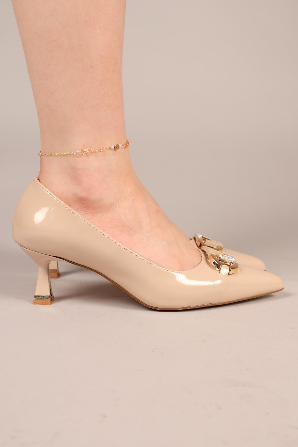 FAUNA Gold Tokalı Rugan Stiletto BEJTOPUKLU AYAKKABI