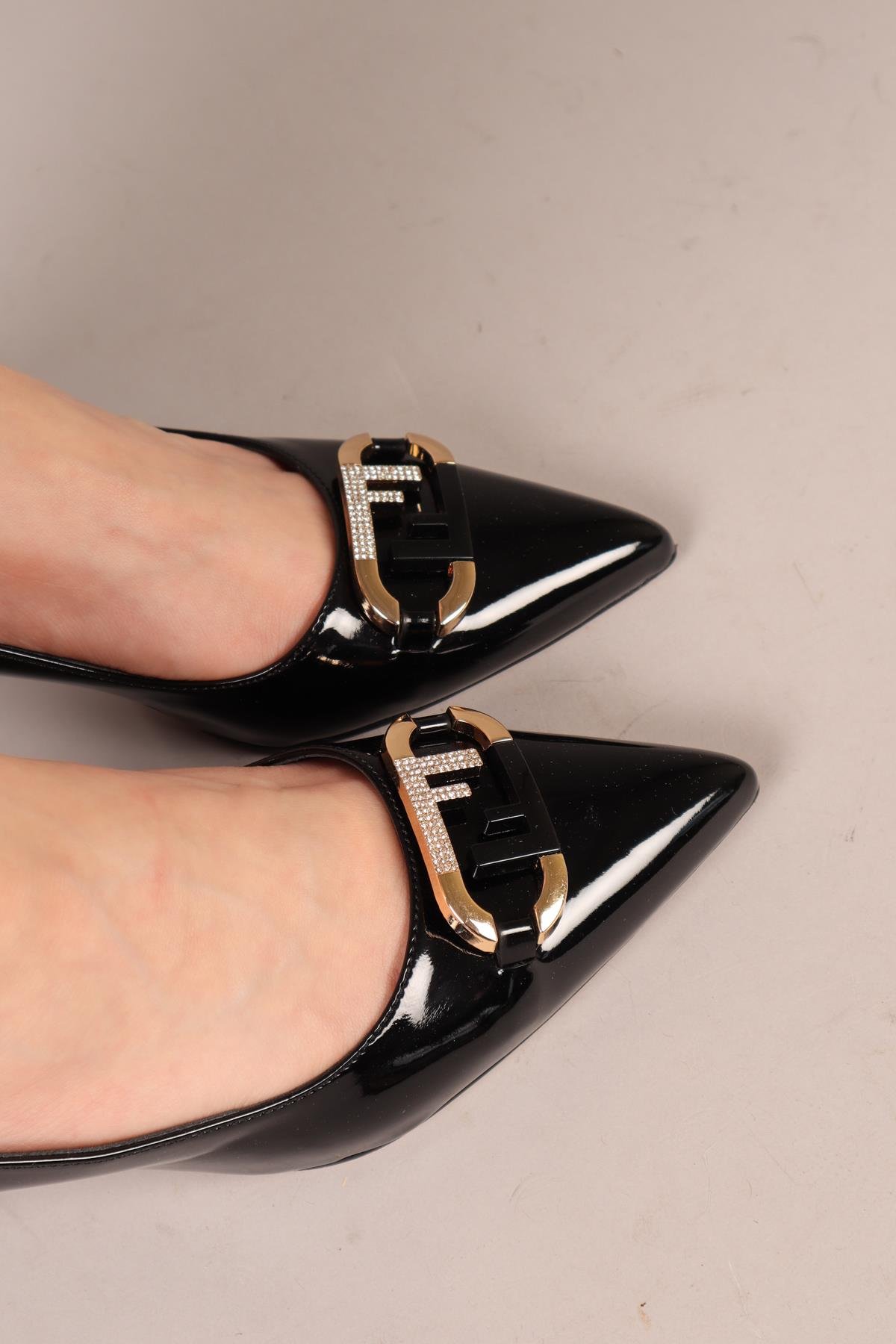FAUNA Gold Tokalı Rugan Stiletto SİYAHTOPUKLU AYAKKABI