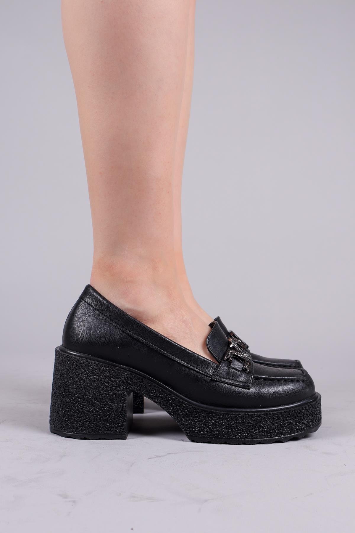 FERLAC Taşlı Tokalı Kalın Topuklu Loafer SİYAHTOPUKLU AYAKKABI