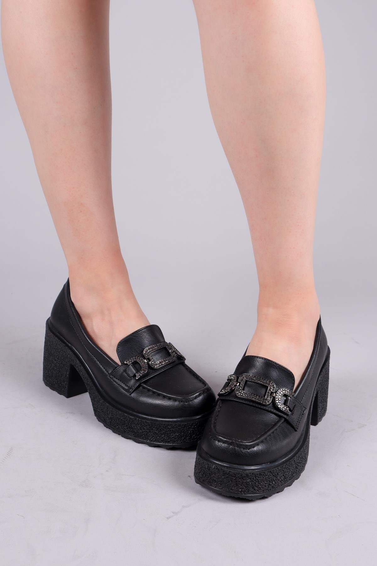 FERLAC Taşlı Tokalı Kalın Topuklu Loafer SİYAHTOPUKLU AYAKKABI