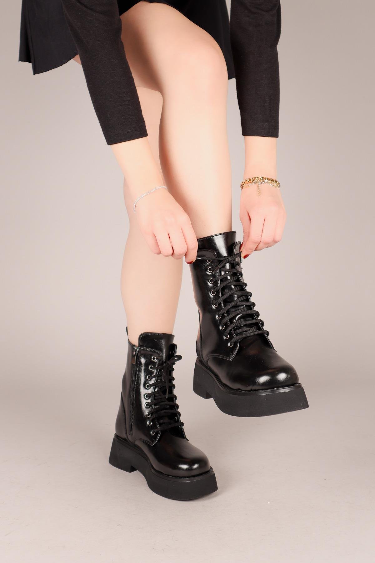 FLAVIA Bağcıklı Kalın Taban Bot SİYAHBOT