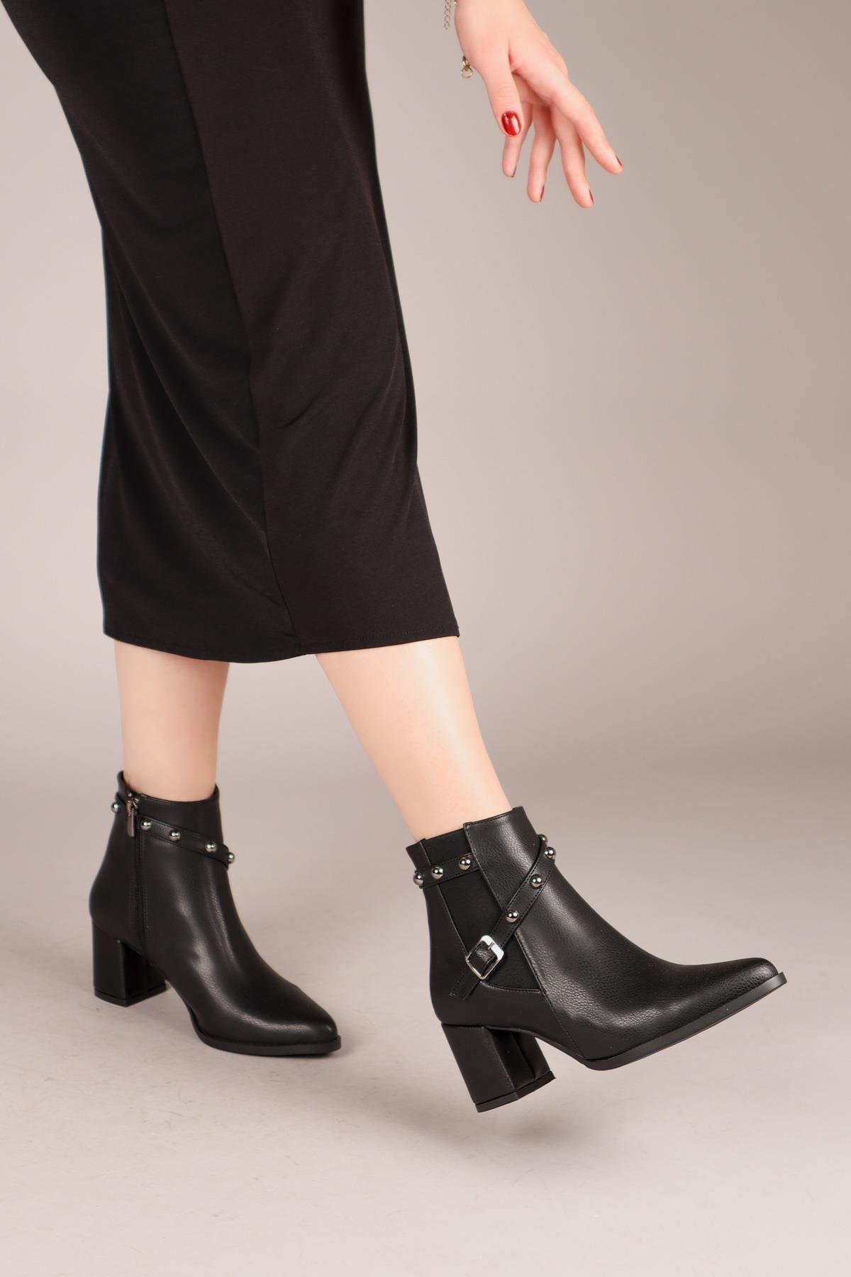 GİTA Troklu Topuklu Bot SİYAHBOT