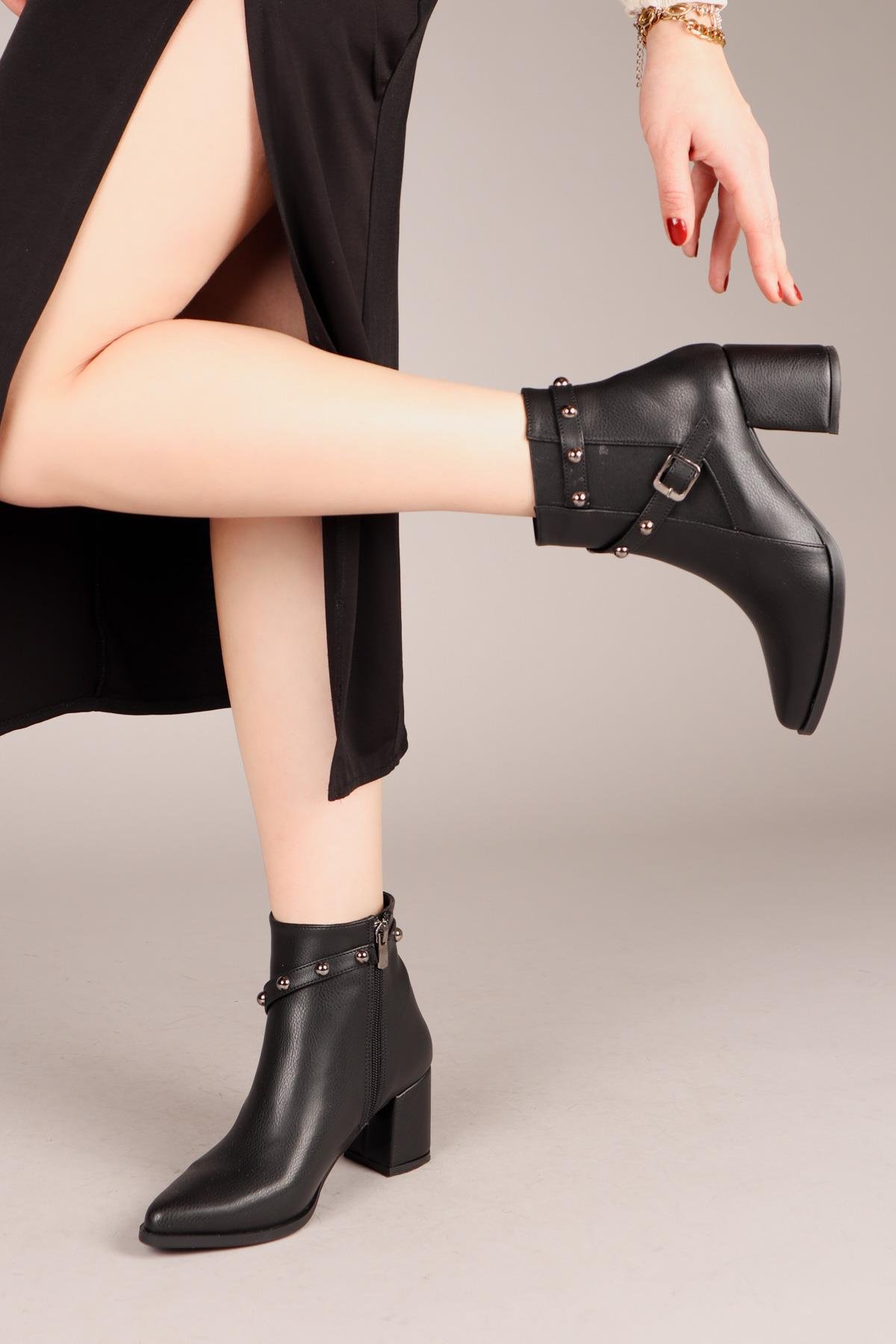 GİTA Troklu Topuklu Bot SİYAHBOT