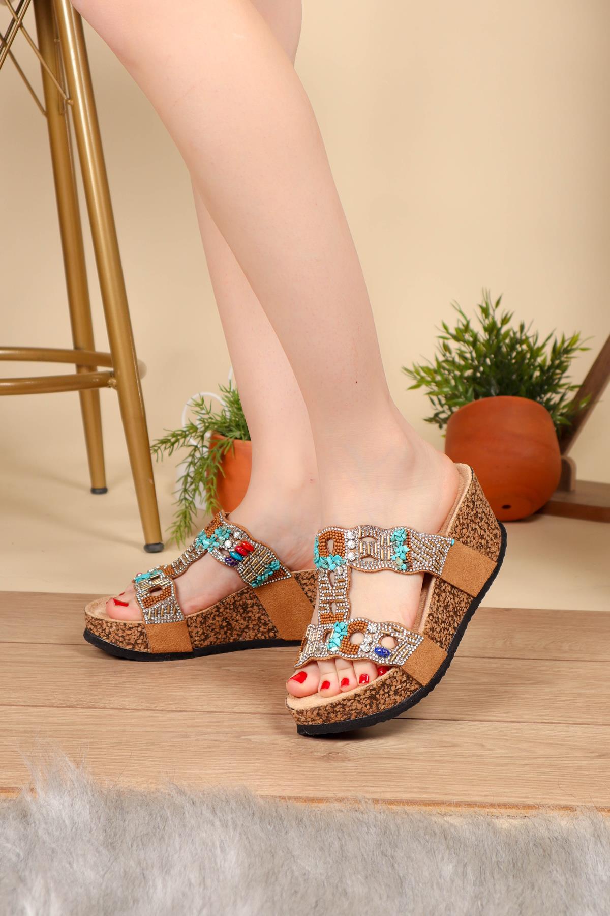 GUJA Boncuk İşlemeli Dolgu Topuk Terlik CAMELTERLİK