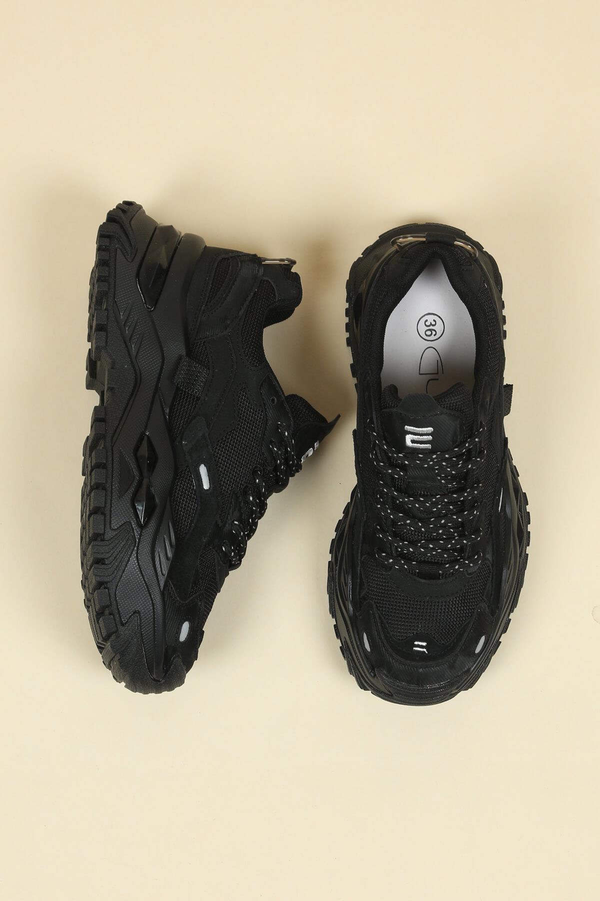 GUJA Cilt Garnili Kalın Tabanlı Kadın Spor Ayakkabı SİYAHSPOR AYAKKABI