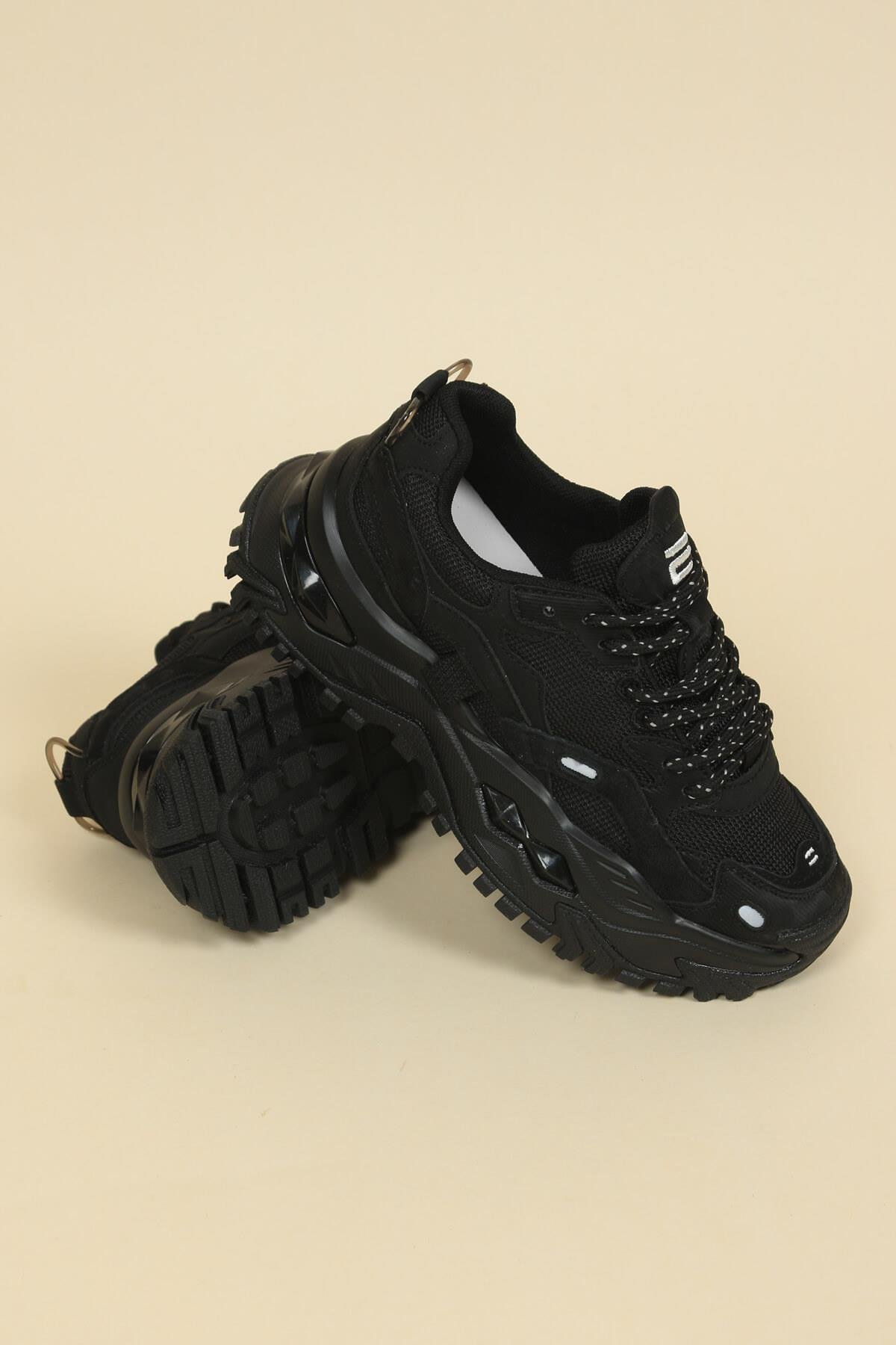 GUJA Cilt Garnili Kalın Tabanlı Kadın Spor Ayakkabı SİYAHSPOR AYAKKABI