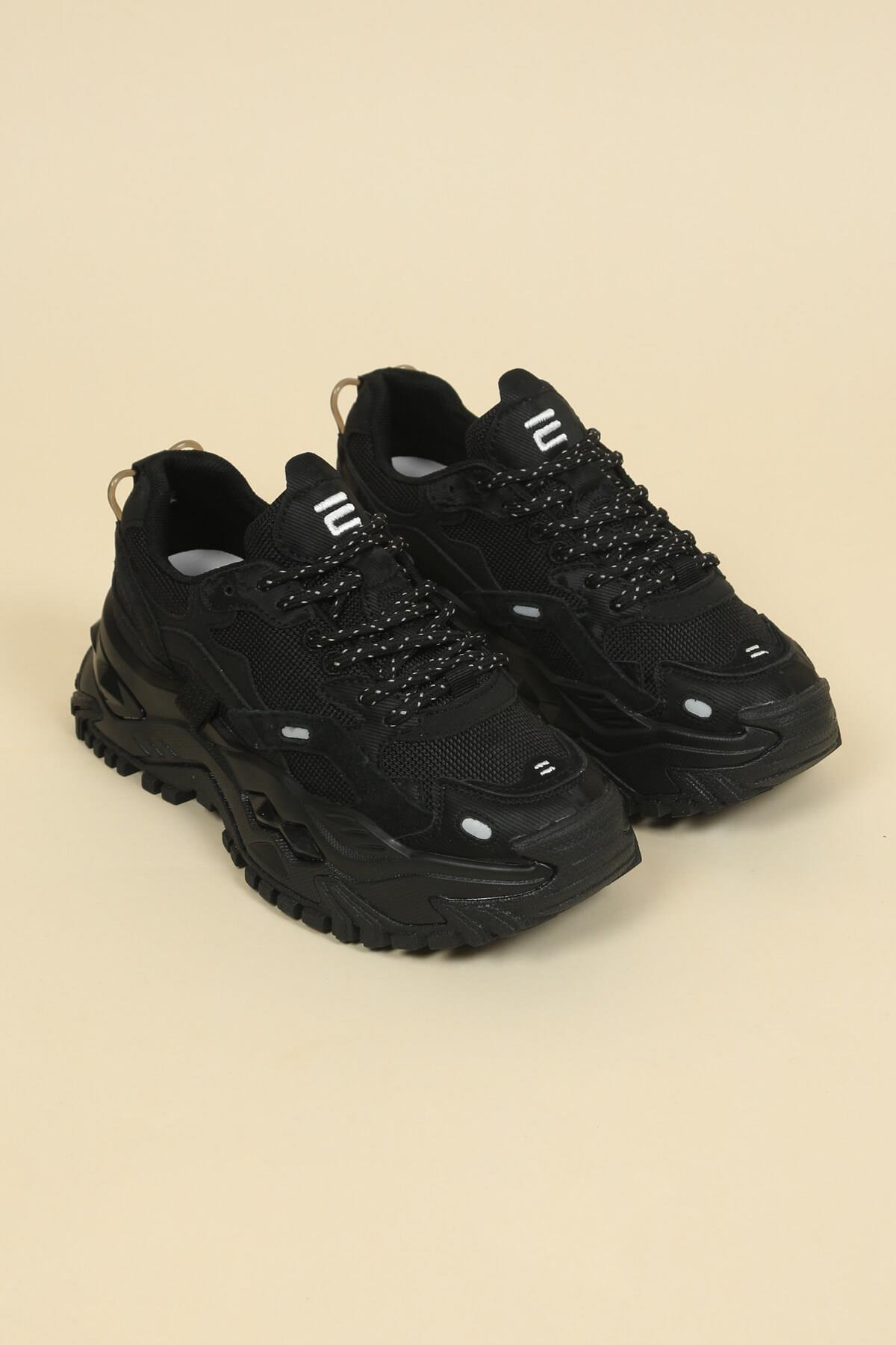 GUJA Cilt Garnili Kalın Tabanlı Kadın Spor Ayakkabı SİYAHSPOR AYAKKABI