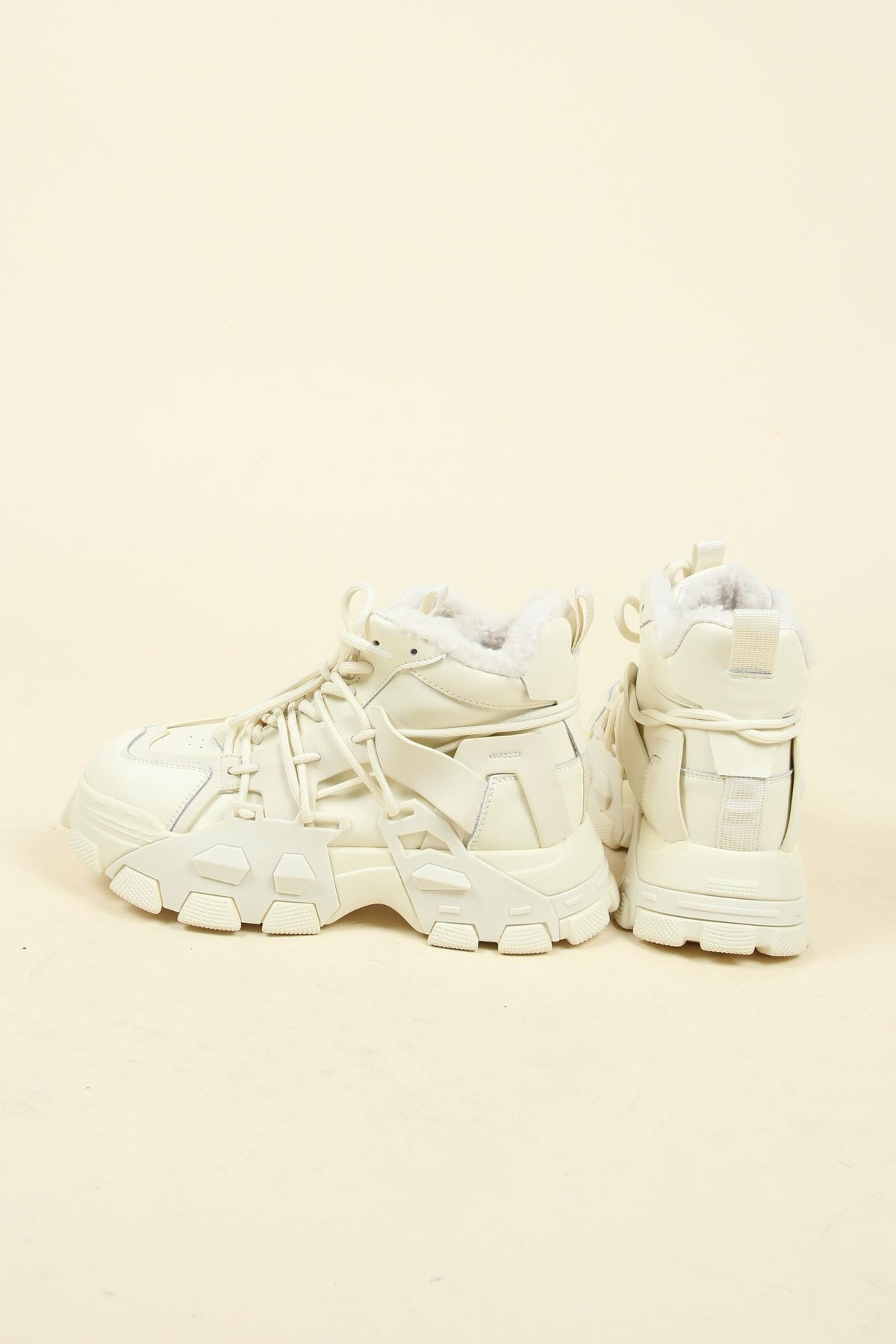 GUJA İçi Peluş Kalın Tabanlı Spor Bot TENBOT