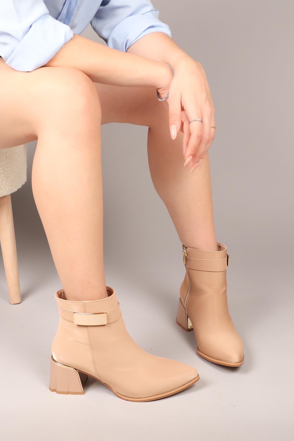 IVANA Dalga Desenli Tokalı Topuklu Bot NUTBOT