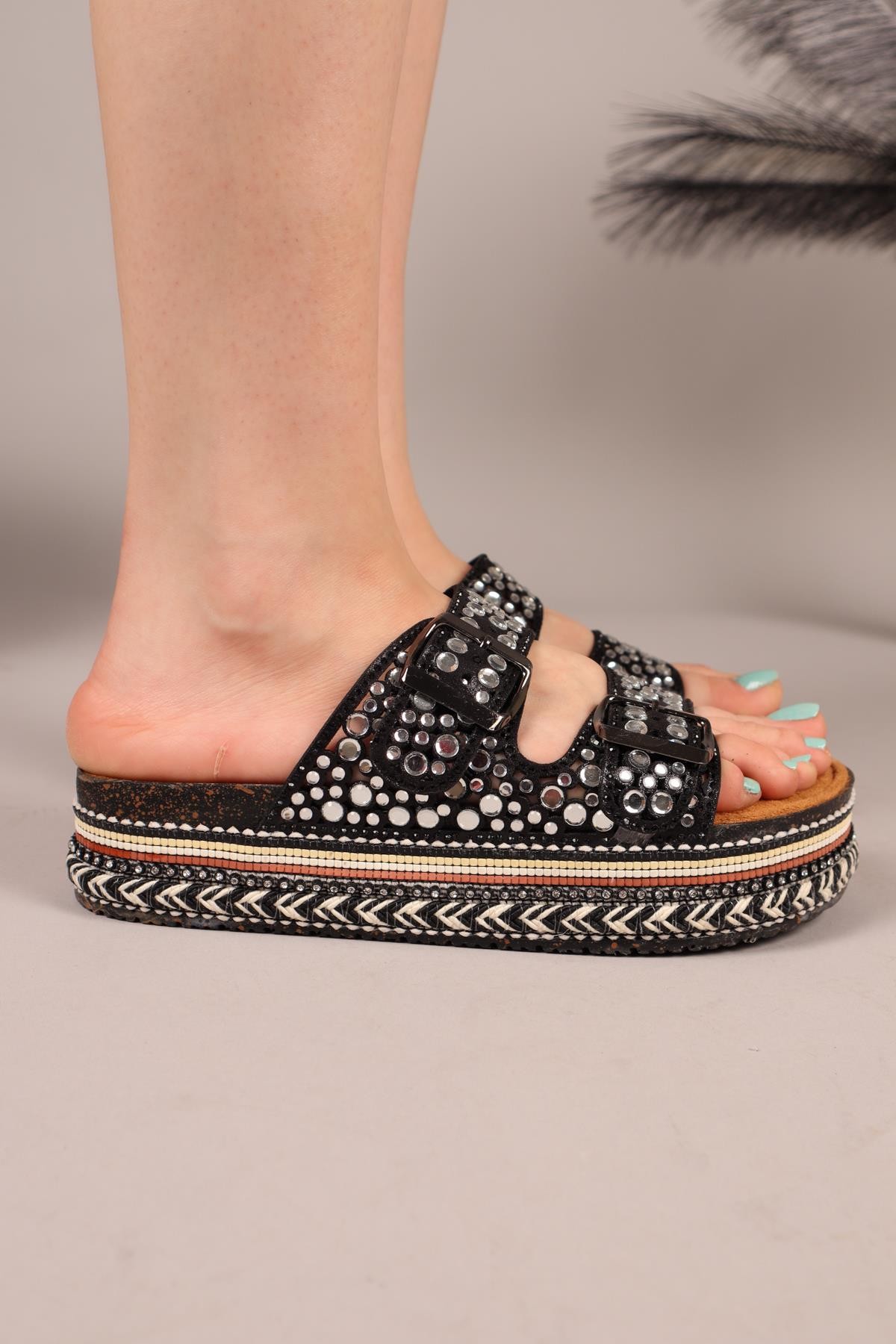 IVY Ayna Taşlı Terlik SİYAHTERLİK