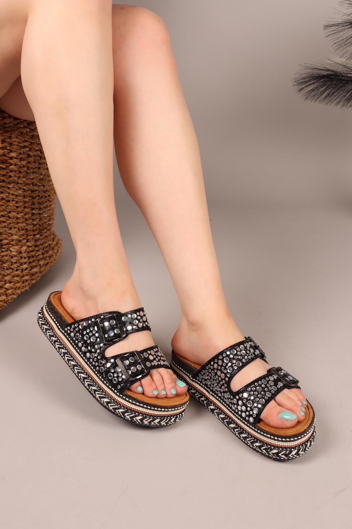 IVY Ayna Taşlı Terlik SİYAHTERLİK