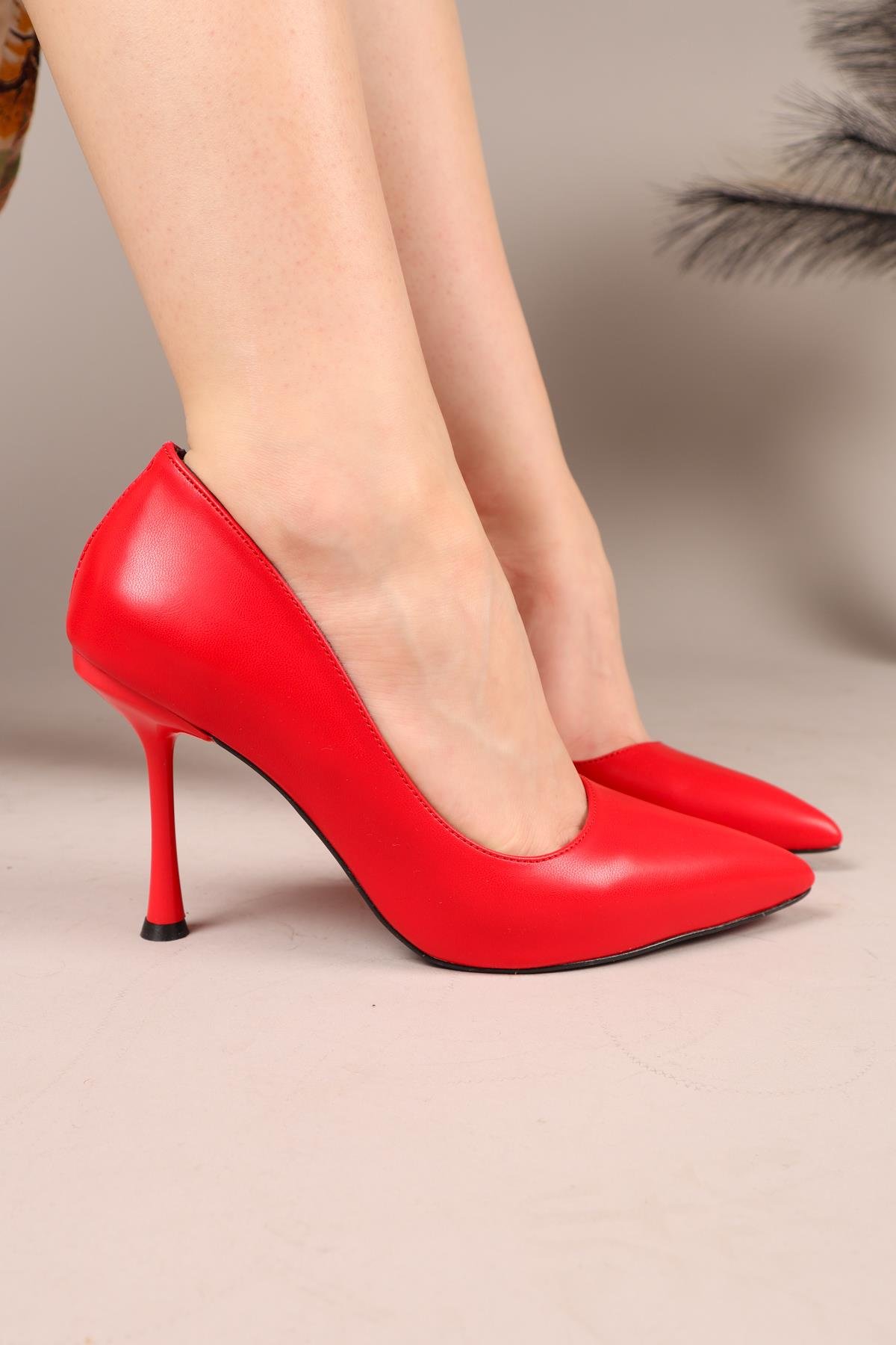 JANUS Cilt Stiletto KIRMIZITOPUKLU AYAKKABI