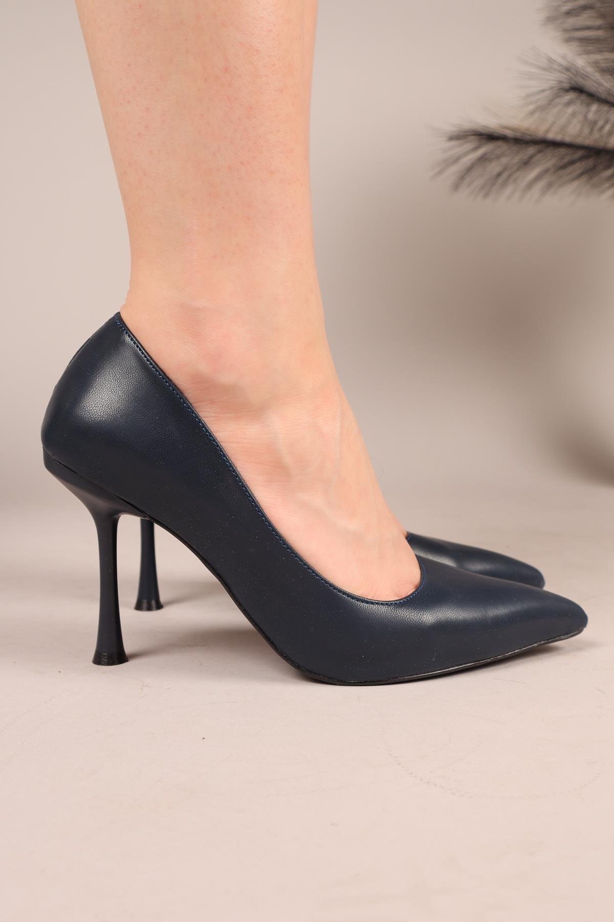 JANUS Cilt Stiletto LACİVERTTOPUKLU AYAKKABI