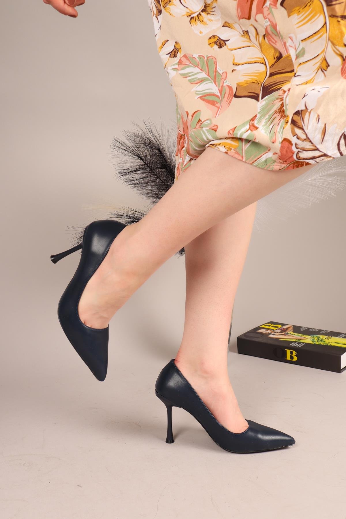 JANUS Cilt Stiletto LACİVERTTOPUKLU AYAKKABI