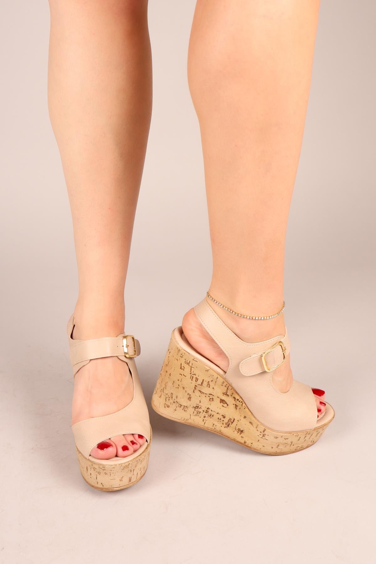 JENİTA Karnı Yarık Dolgu Topuklu Ayakkabı NUTDOLGU TOPUKLU