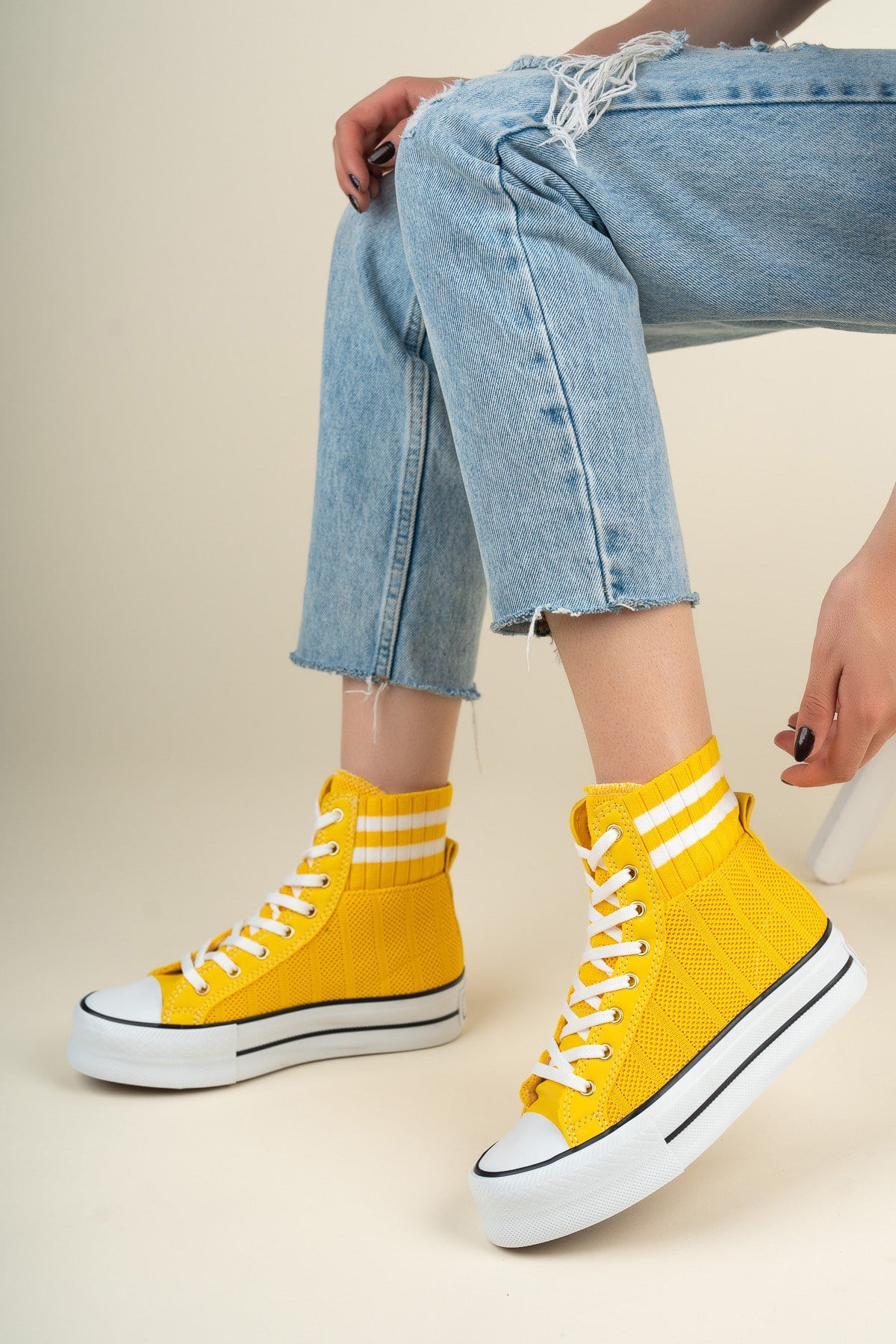 Kalın Tabanlı Sarı Triko Kadın Spor AyakkabıSPOR AYAKKABI