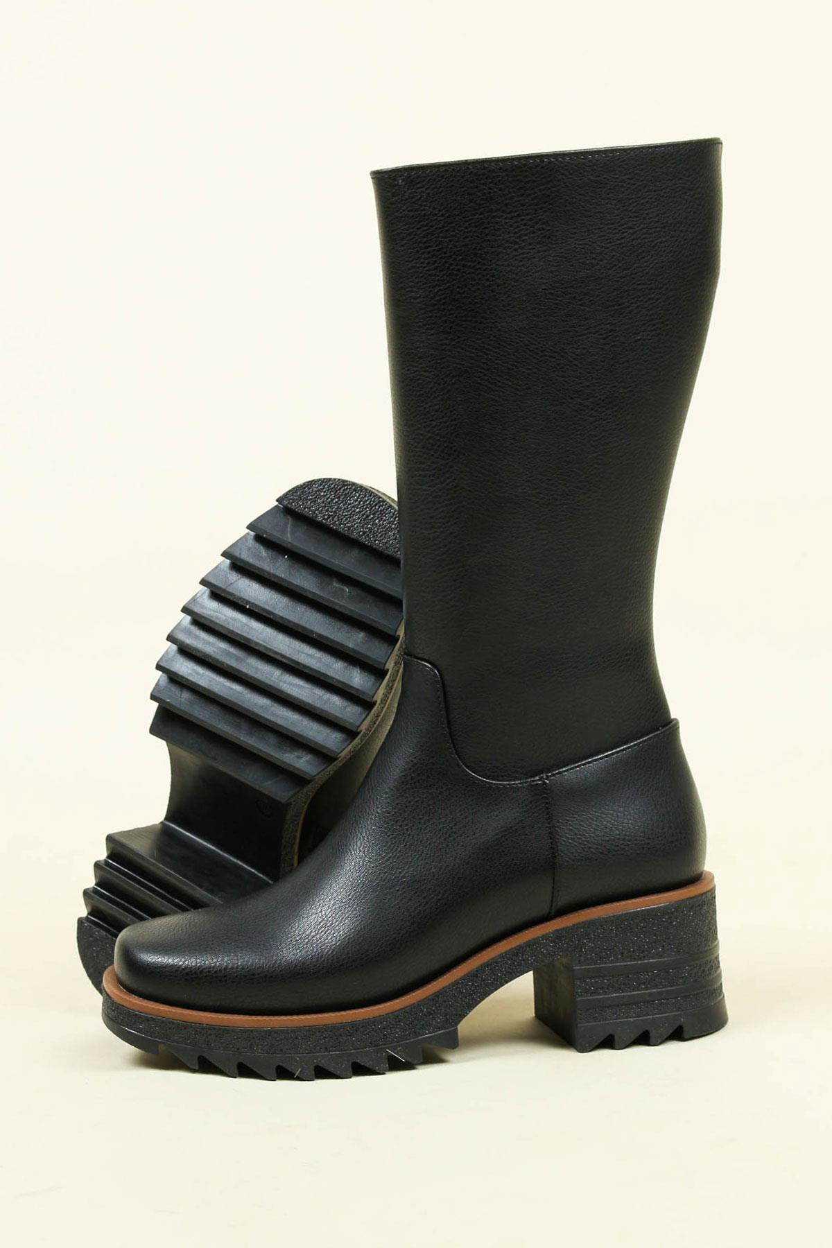 Kalın Topuk Cilt Yarım Çizme SİYAH