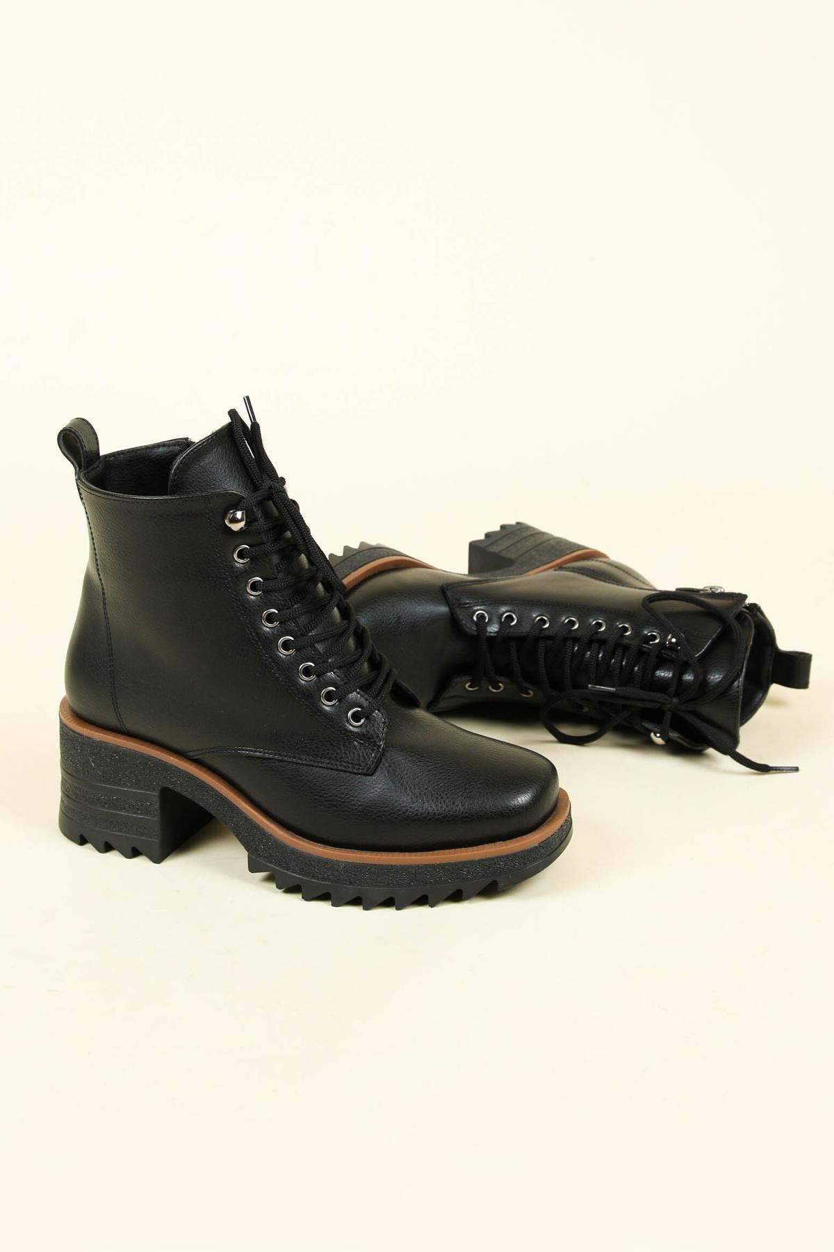 Kalın Topuklu Bağcıklı Bot SİYAHBOT