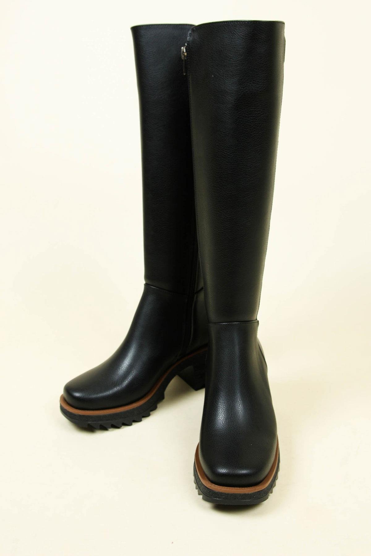 Kalın Topuklu Cilt Çizme  SİYAHÇİZME 