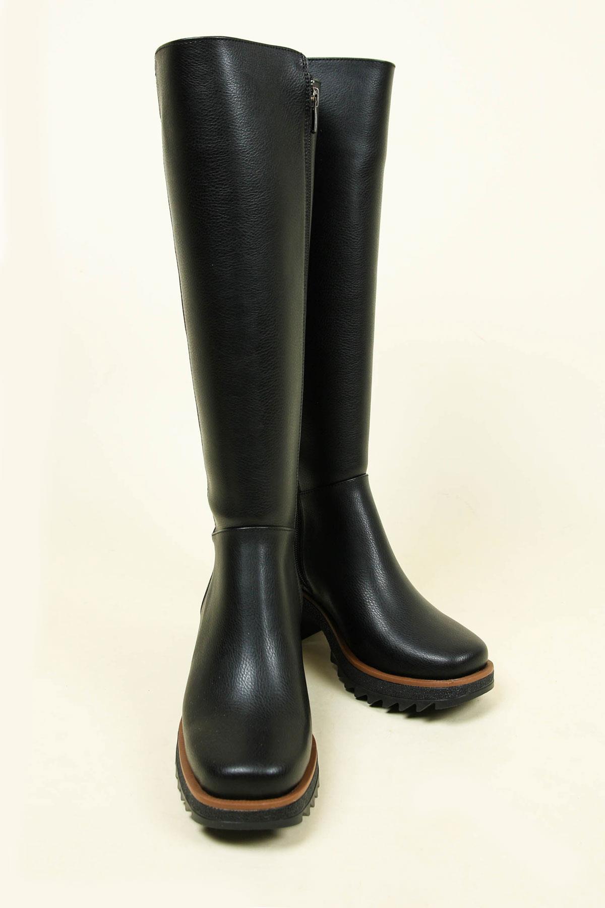 Kalın Topuklu Cilt Çizme  SİYAHÇİZME 