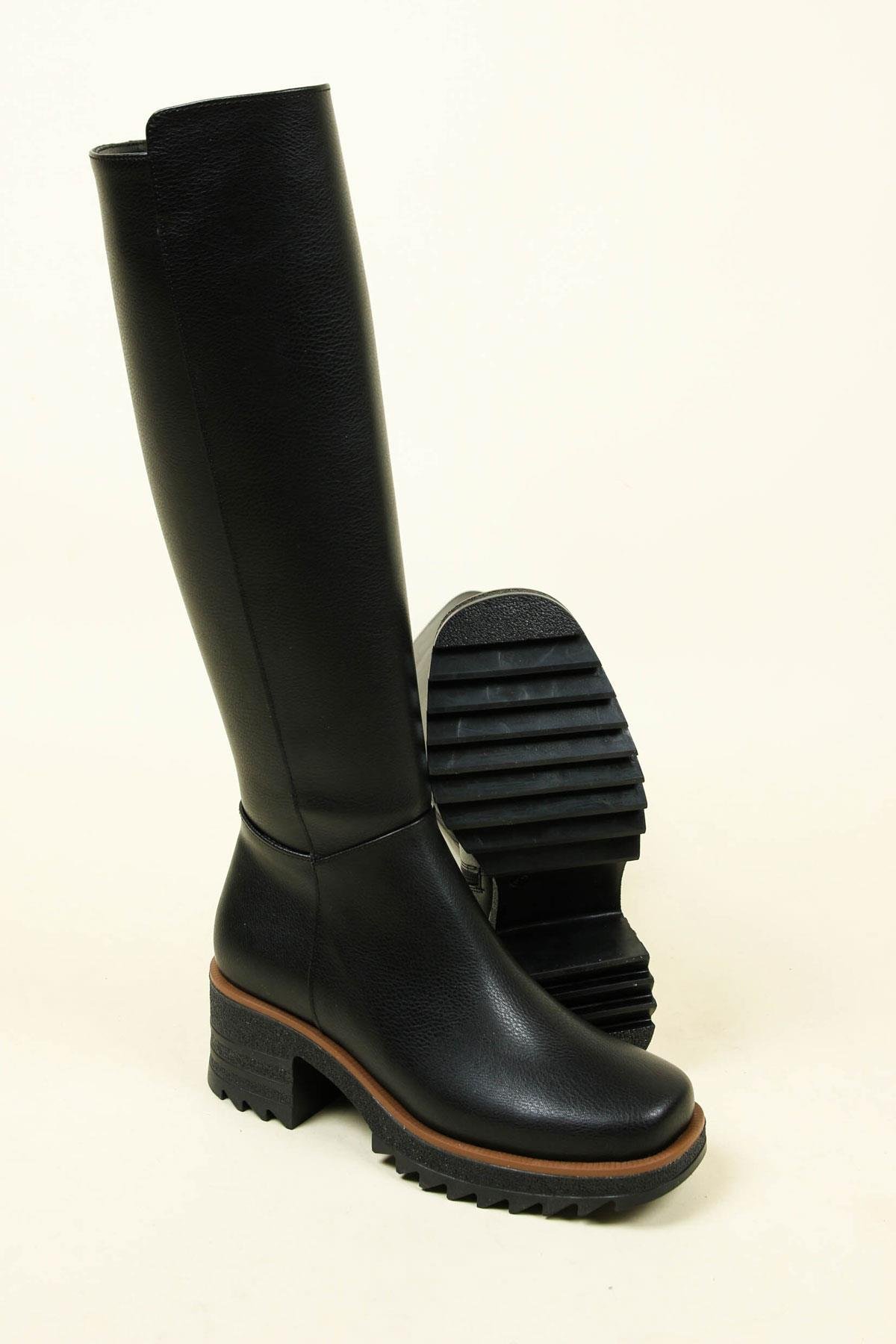 Kalın Topuklu Cilt Çizme  SİYAHÇİZME 