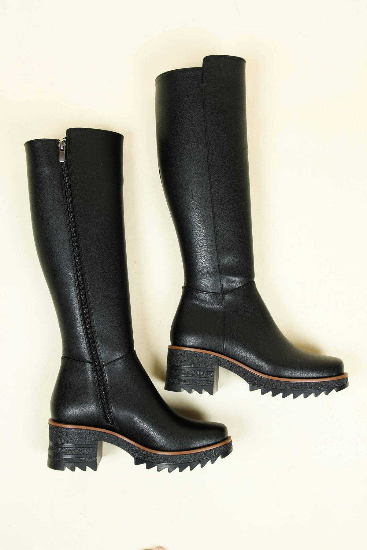 Kalın Topuklu Cilt Çizme  SİYAHÇİZME 