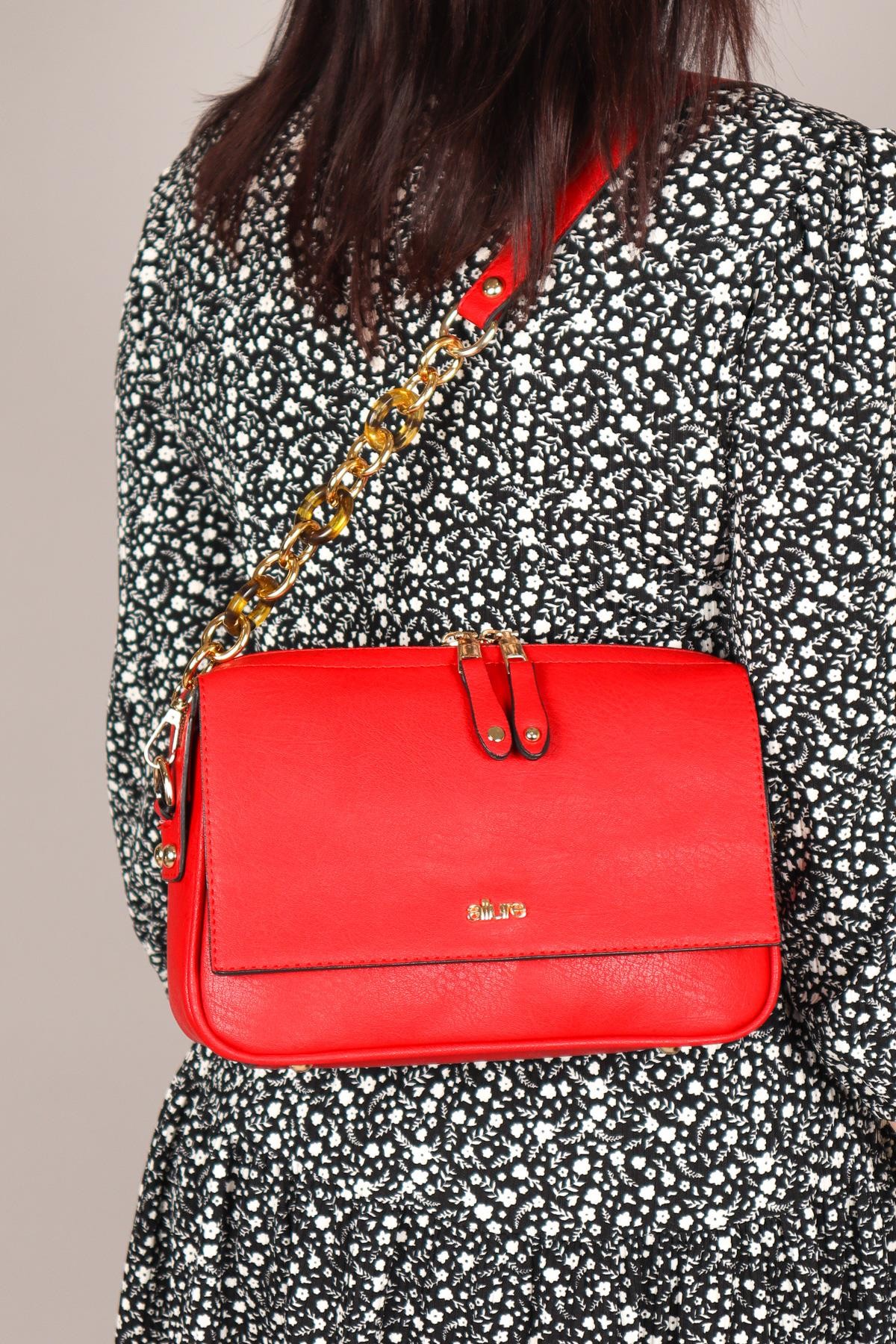 Kemik Halkalı Çanta KIRMIZIÇANTA