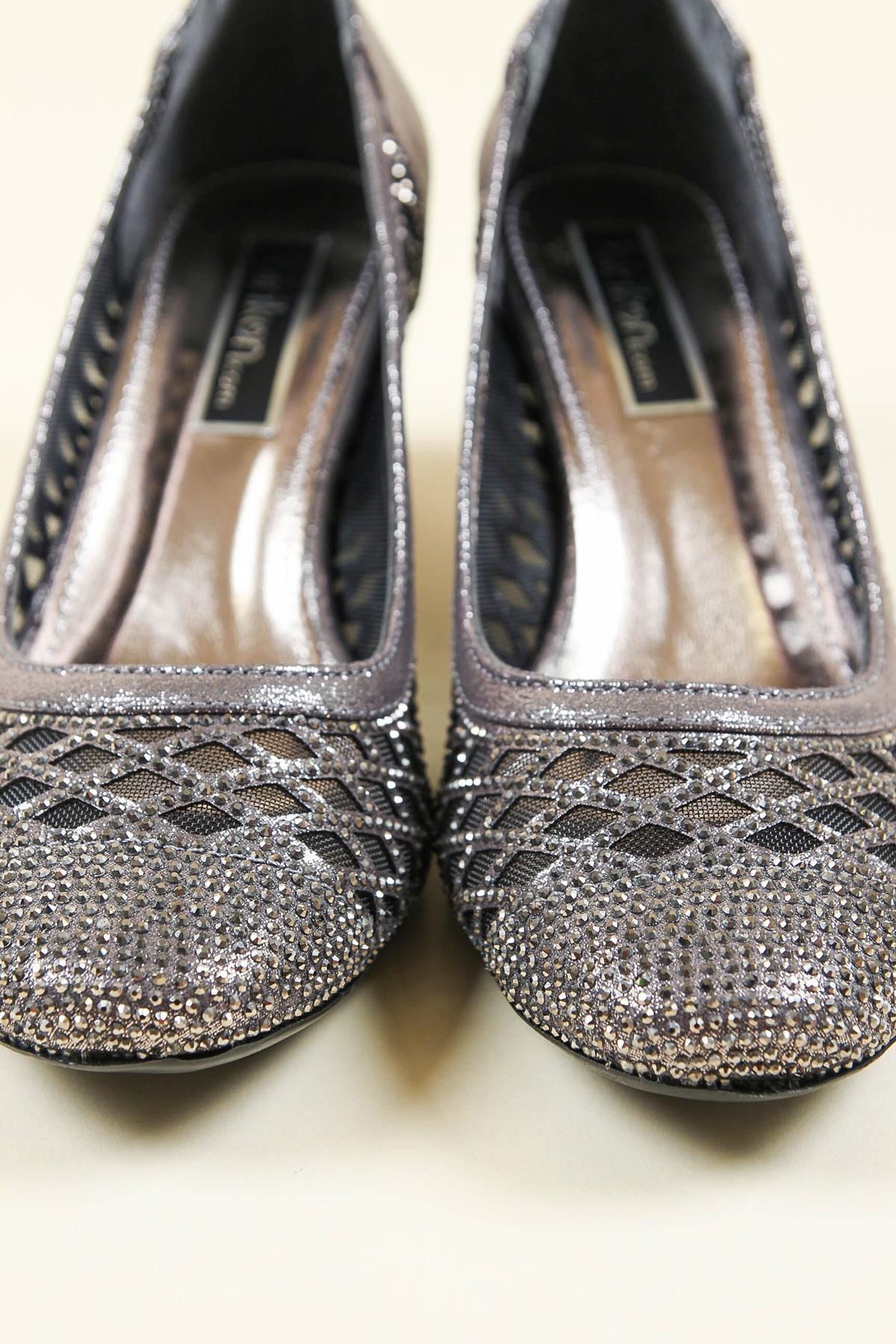 Lazer Taşlı Alçak Topuklu Ayakkabı PLATİNTOPUKLU AYAKKABI