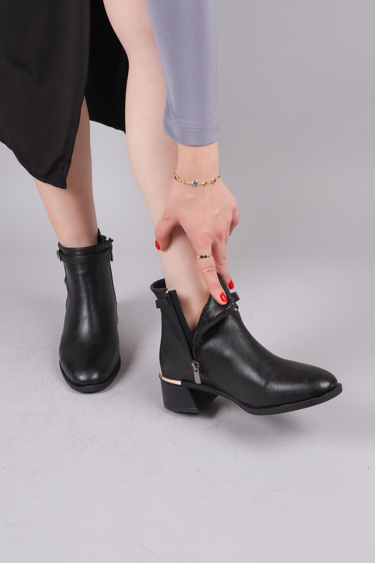 LİNZ Bileği Kemerli Alçak Topuklu Bot SİYAHBOT