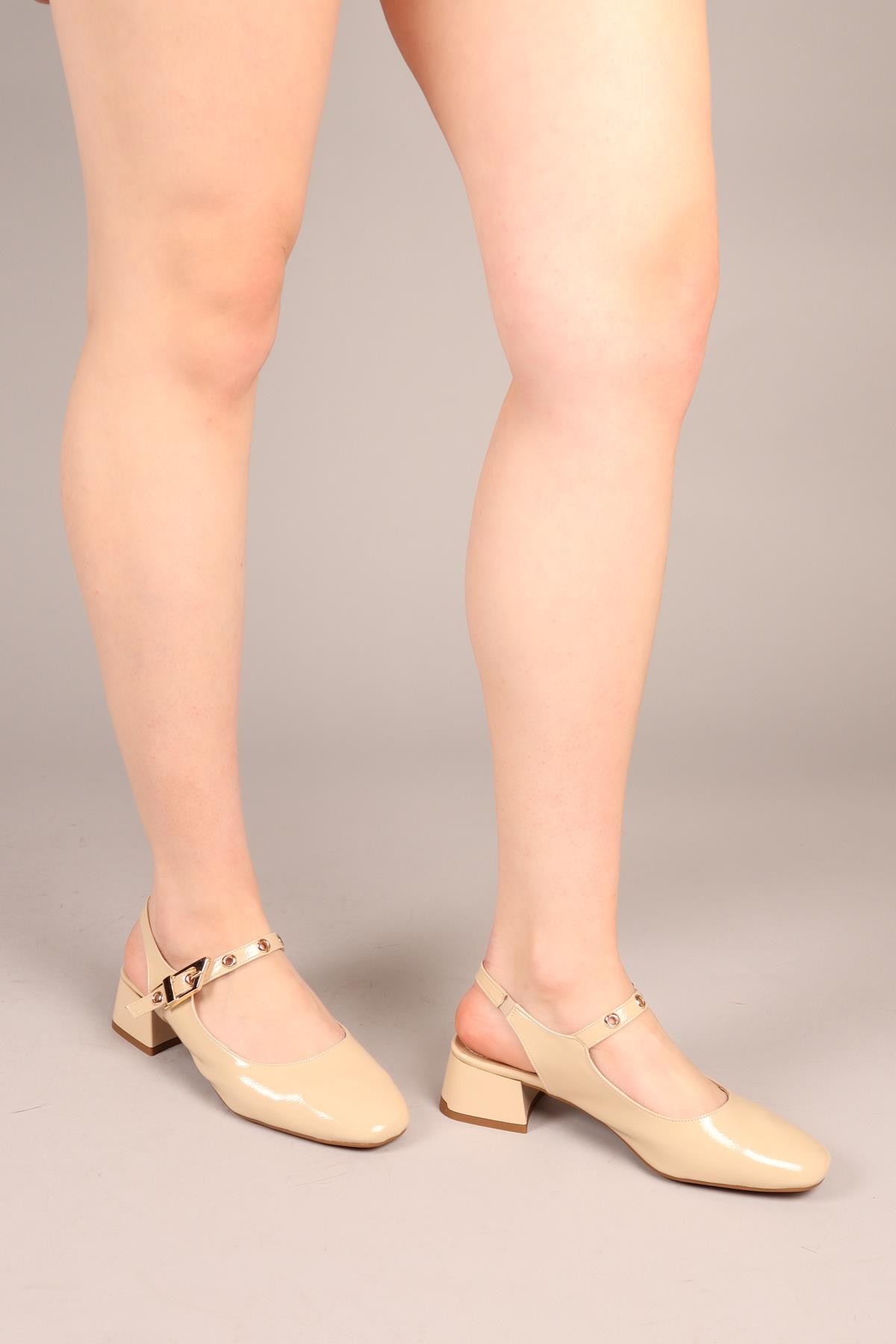 LUSHY Kemerli Alçak Topuklu Ayakkabı NUTTOPUKLU AYAKKABI