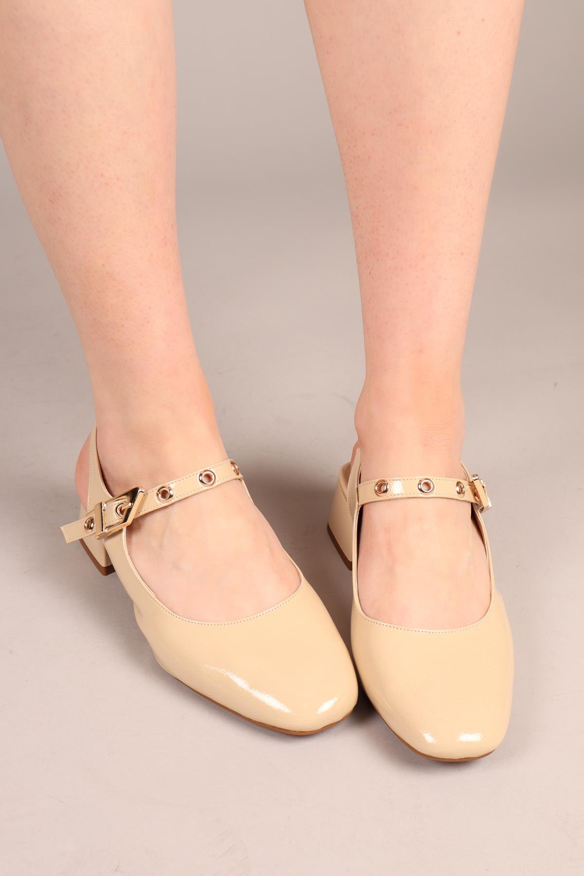 LUSHY Kemerli Alçak Topuklu Ayakkabı NUTTOPUKLU AYAKKABI