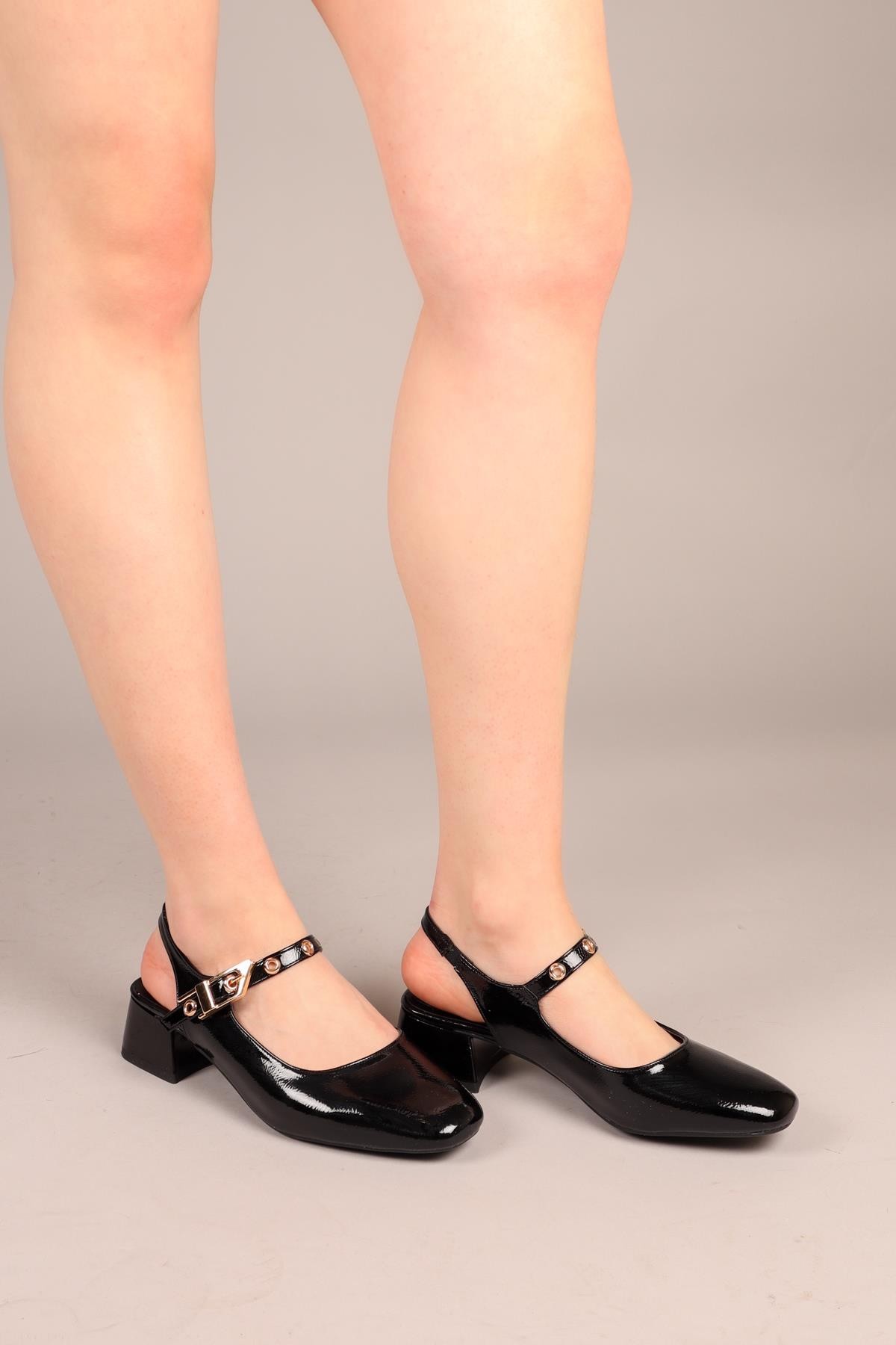 LUSHY Kemerli Alçak Topuklu Ayakkabı SİYAHTOPUKLU AYAKKABI