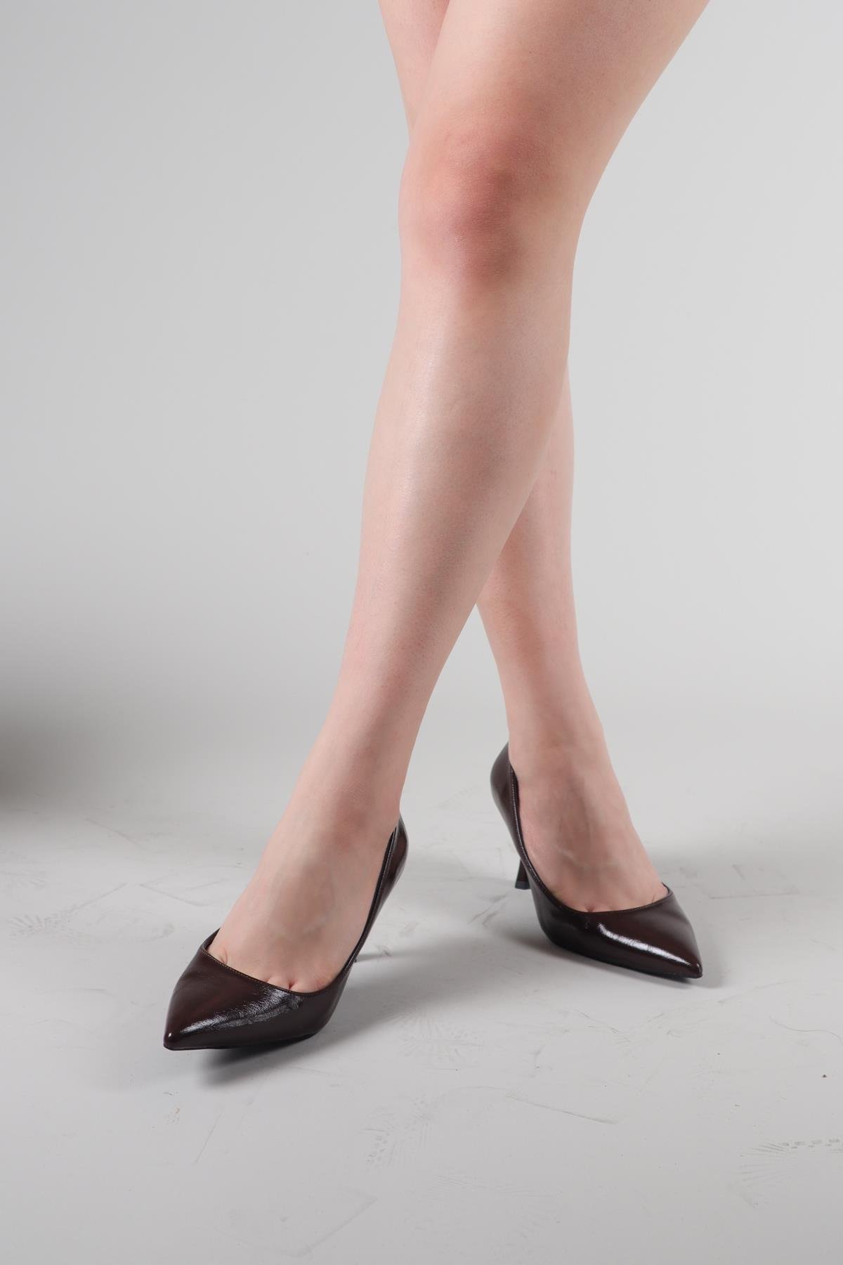 MACKAY Kırışık Cilt Stiletto KAHVERENGİTOPUKLU AYAKKABI