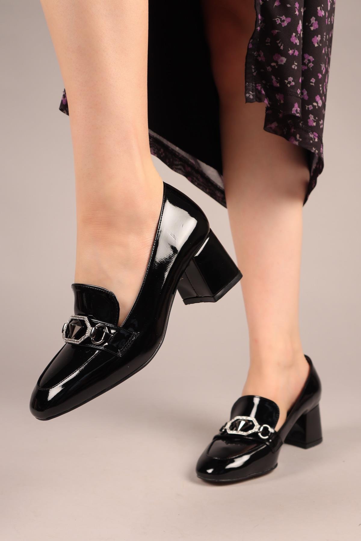 MALVEN Elmas Tokalı Rugan Topuklu Ayakkabı SİYAHTOPUKLU AYAKKABI