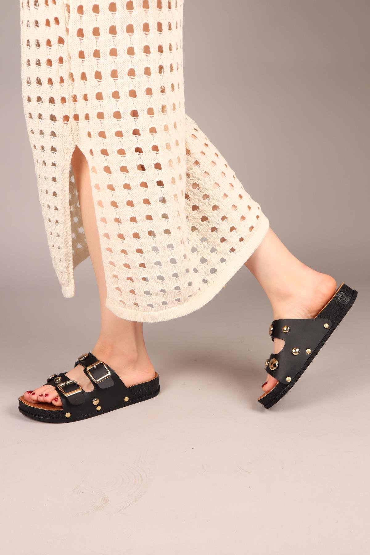 MARTY Yuvarlak Aksesuarlı Çift Tokalı Terlik SİYAHTERLİK