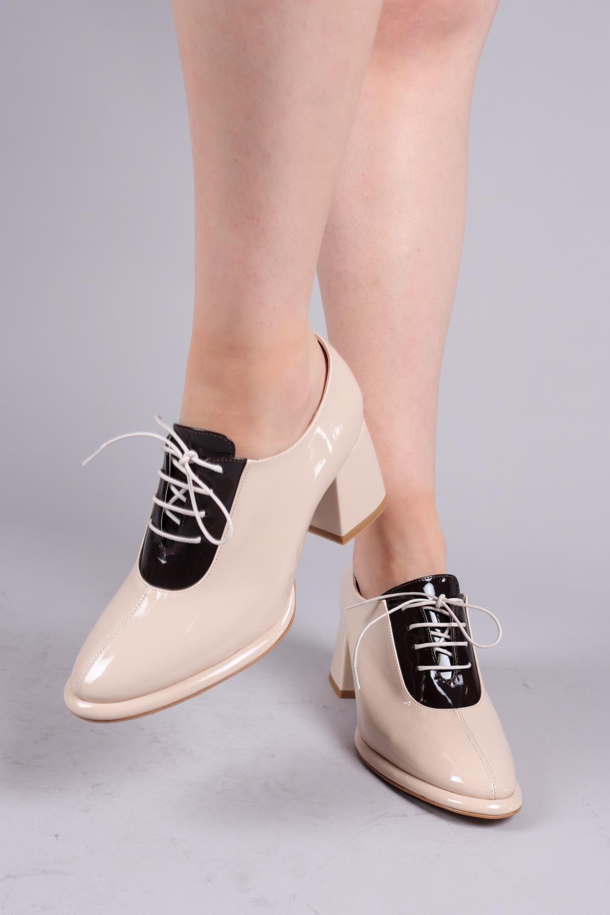 MATRE Bağcıklı Rugan Topuklu Ayakkabı TENTOPUKLU AYAKKABI