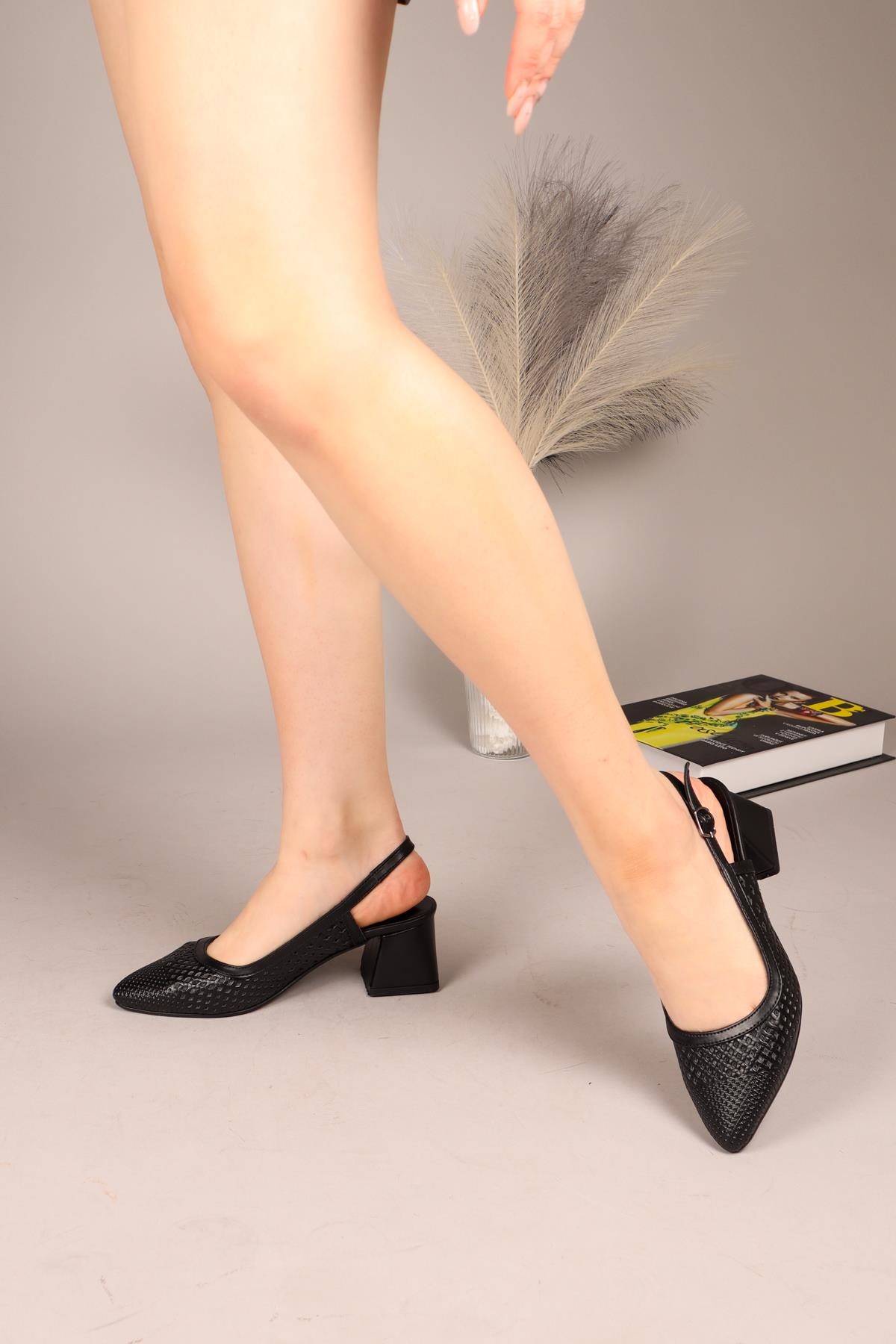 MELODY Lazerli Arkası Açık Topuklu Ayakkabı SİYAHTOPUKLU AYAKKABI