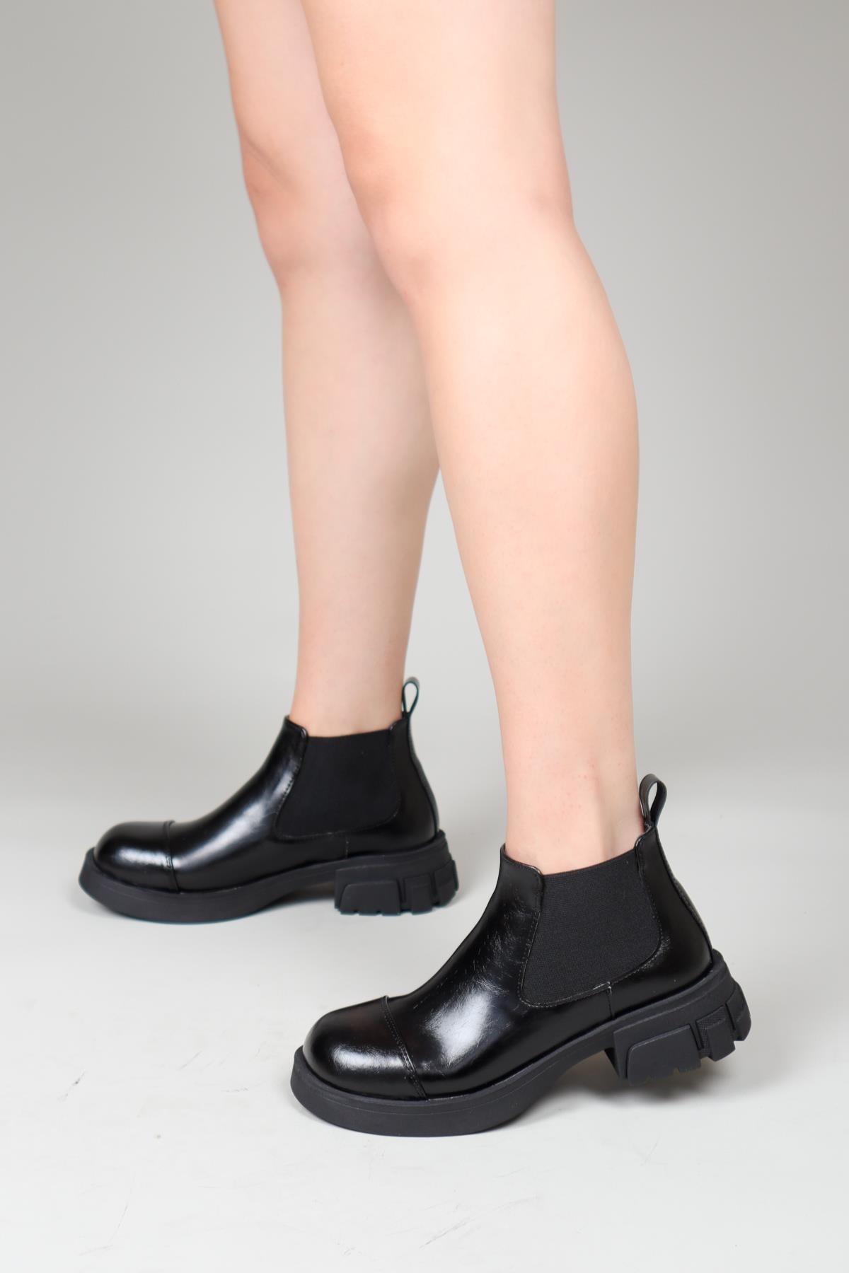 MİLİCA Lastik Detaylı Kısa Bot SİYAHBOT