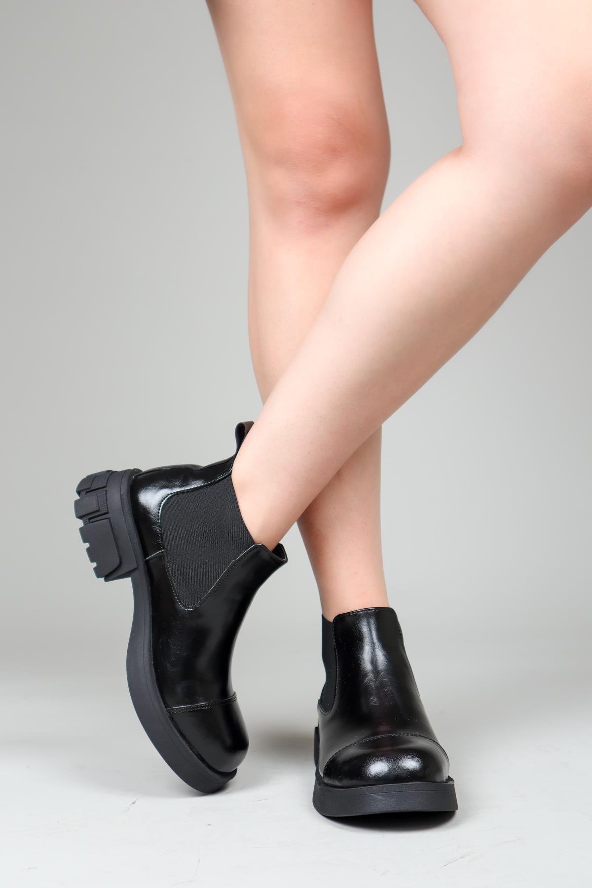 MİLİCA Lastik Detaylı Kısa Bot SİYAHBOT