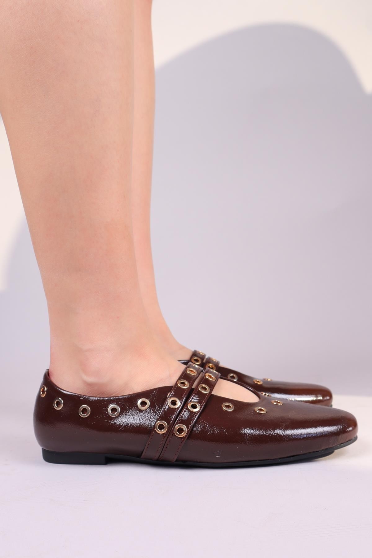 NERCE Kuş Gözü Zımbalı Babet KAHVERENGİBABET