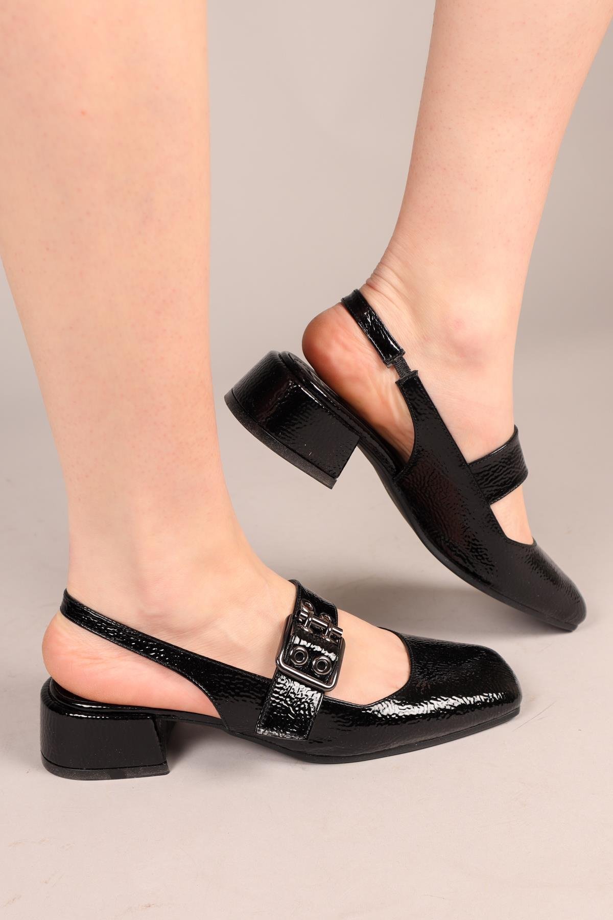 NOTUS Arka Açık Alçak Topuklu Ayakkabı SİYAHTOPUKLU AYAKKABI