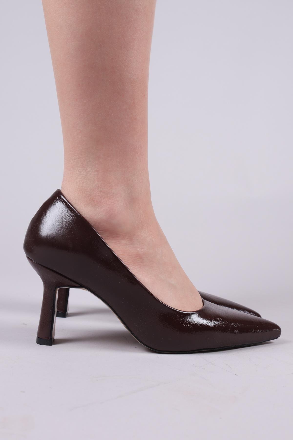 PEDRO Arkası Kapalı Stiletto KAHVERENGİTOPUKLU AYAKKABI