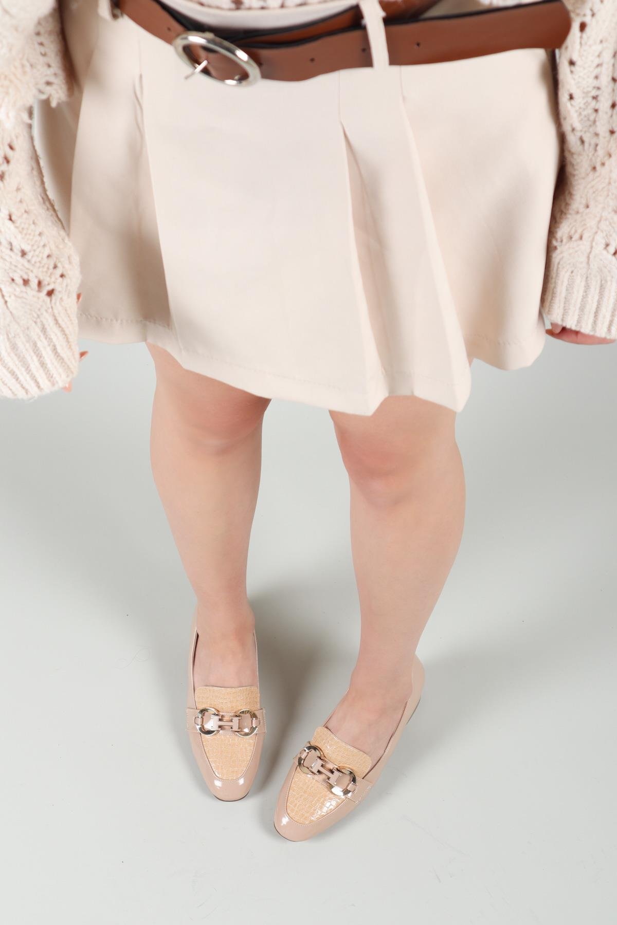 PETRA Tokalı Kalın Topuklu Ayakkabı BEJTOPUKLU AYAKKABI