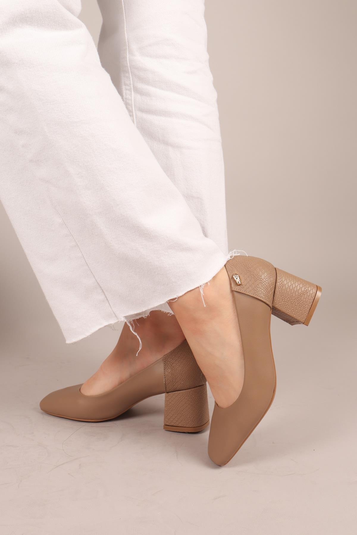 PUMPS Arkası Yılan Dokulu Blok Topuklu Ayakkabı VİZONTOPUKLU AYAKKABI