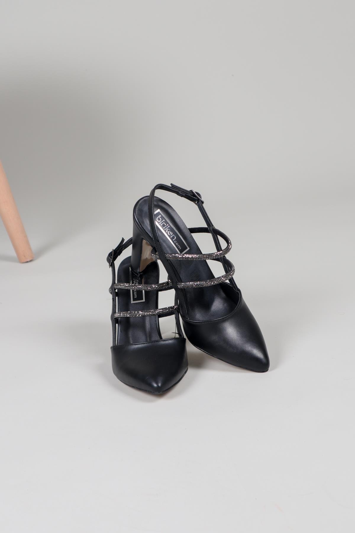 RIKE Taş Biyeli Topuklu Ayakkabı SİYAHTOPUKLU AYAKKABI